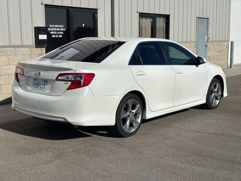 Used 2014 Toyota Camry SE FWD image 3