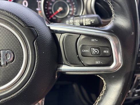 Used 2018 Jeep Wrangler Unlimited Rubicon image 9