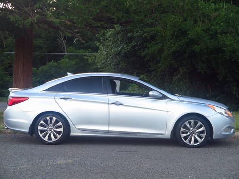 Used 2012 Hyundai Sonata SE FWD image 5