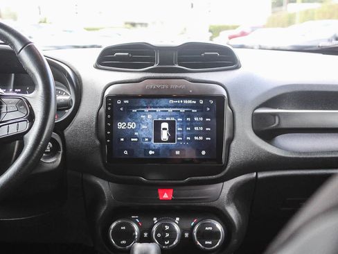 Used 2017 Jeep Renegade Altitude image 13