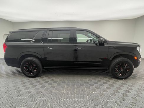 Used 2023 GMC Yukon XL AT4 w/ AT4 Premium Plus Package AWD/4WD image 8