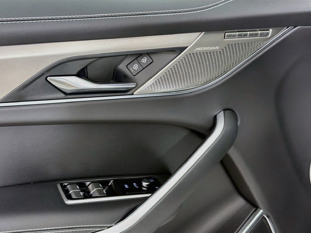 New 2026 Jaguar F-PACE R-Dynamic S AWD/4WD image 18
