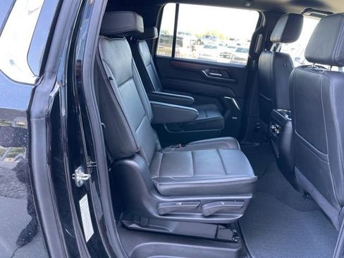 Used 2025 GMC Yukon XL Denali AWD/4WD image 15