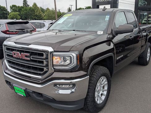 Used 2019 GMC Sierra 1500 SLE w/ SLE Value Package AWD/4WD image 2