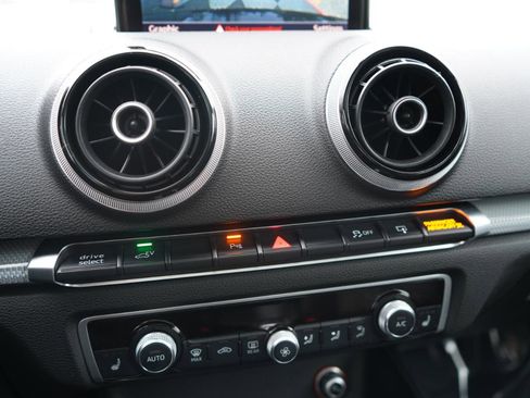 Used 2016 Audi A3 e-tron Premium Plus w/ Premium Plus Package image 39