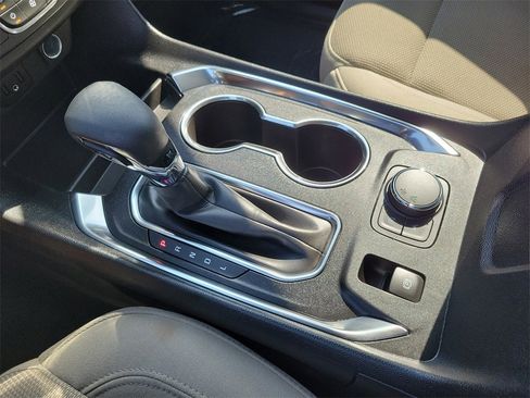 Used 2022 Chevrolet Traverse LS image 14