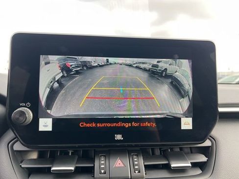 Used 2023 Toyota RAV4 XLE Premium image 19
