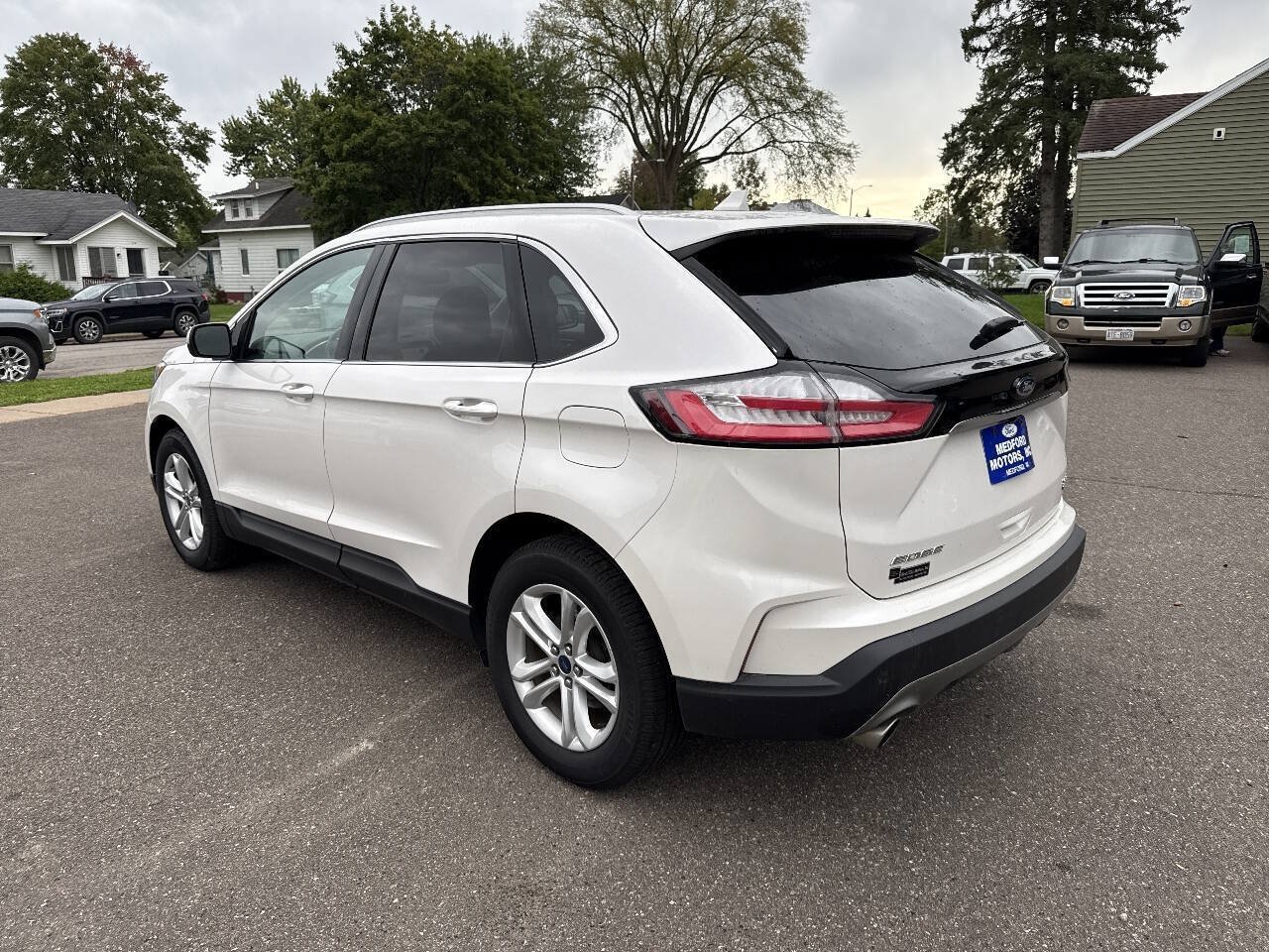 Used 2019 Ford Edge SEL w/ Equipment Group 201A AWD/4WD image 3