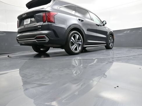 Certified 2023 Kia Sorento SX Prestige AWD/4WD image 32