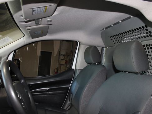 Used 2020 Nissan NV200 S FWD image 21