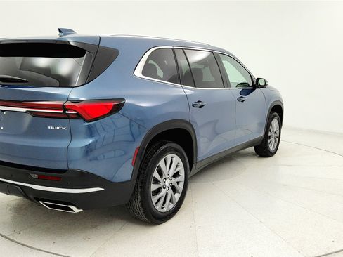 Used 2025 Buick Enclave Preferred image 4