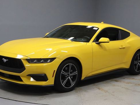 Certified 2024 Ford Mustang Coupe RWD image 7