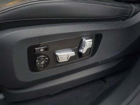 Used 2019 BMW X5 xDrive50i w/ M Sport Package image 18