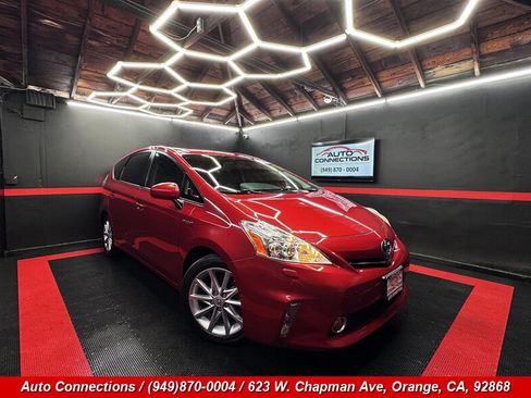 Used 2014 Toyota Prius V Five FWD image 1