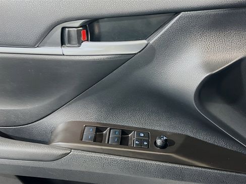 Used 2024 Toyota Camry SE FWD image 13