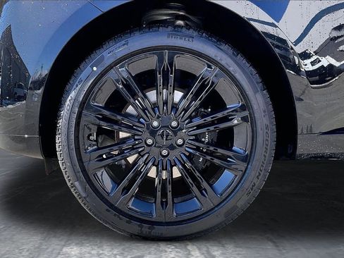New 2026 Land Rover Range Rover Long Wheelbase SE AWD/4WD image 12
