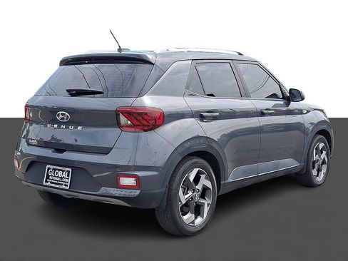 Used 2023 Hyundai Venue Limited FWD image 7