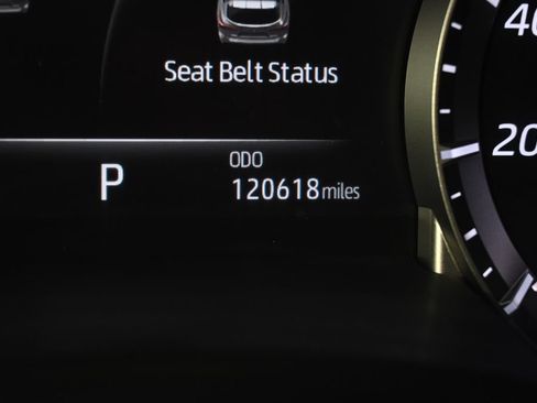 Used 2021 Toyota Highlander XLE AWD/4WD image 27