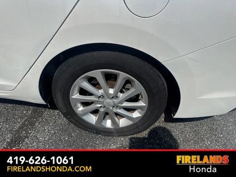 Used 2022 Hyundai Accent SEL FWD image 13