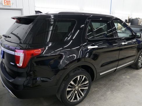 Used 2017 Ford Explorer Platinum AWD/4WD image 17