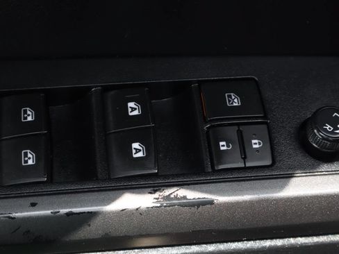 Used 2019 Toyota Tacoma TRD Sport AWD/4WD image 18