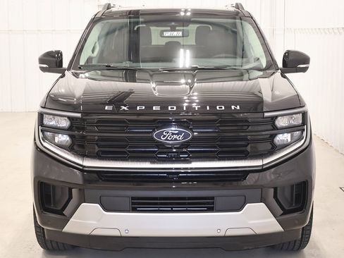 New 2025 Ford Expedition Max Platinum w/ Platinum Ultimate Package image 3