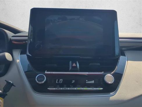 Used 2025 Toyota Corolla LE FWD image 19