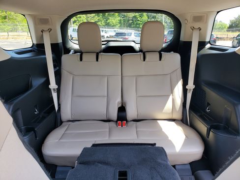 Used 2024 Ford Explorer Limited image 35