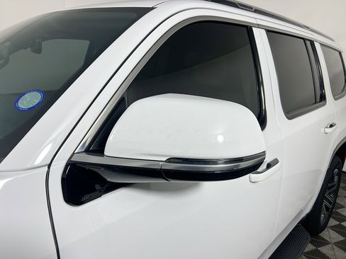 Used 2022 Jeep Wagoneer Series III w/ Flexible Seating Group image 12