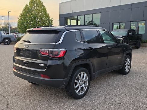 Used 2023 Jeep Compass Latitude AWD/4WD image 7