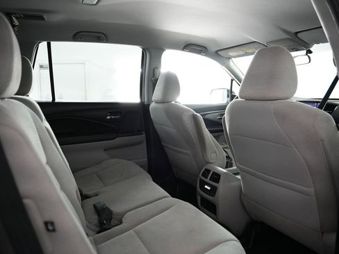 Used 2017 Honda Pilot EX image 42