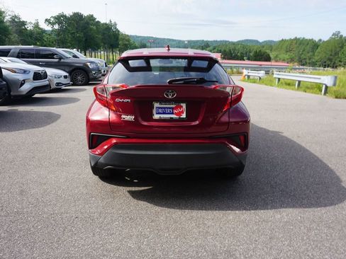 Used 2018 Toyota C-HR XLE FWD image 16