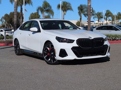 New 2026 BMW i5 eDrive40 w/ M Sport Package image 2