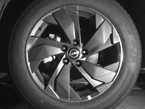 Used 2025 Nissan Rogue SV image 12