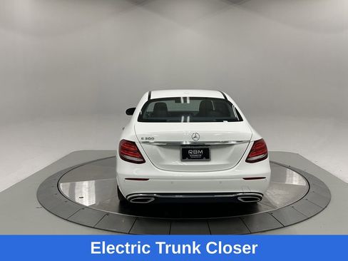 Used 2018 Mercedes-Benz E 300 image 6