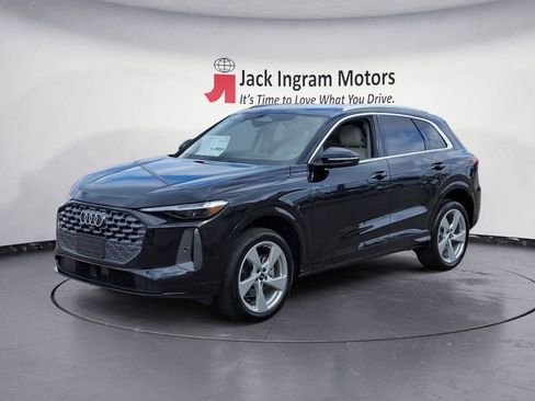 New 2025 Audi Q5 Premium Plus image 1