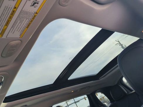 Used 2022 Jeep Cherokee Latitude Lux w/ Sun & Sound Group image 20