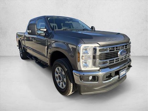 Used 2024 Ford F250 XLT w/ FX4 Off-Road Package AWD/4WD image 7