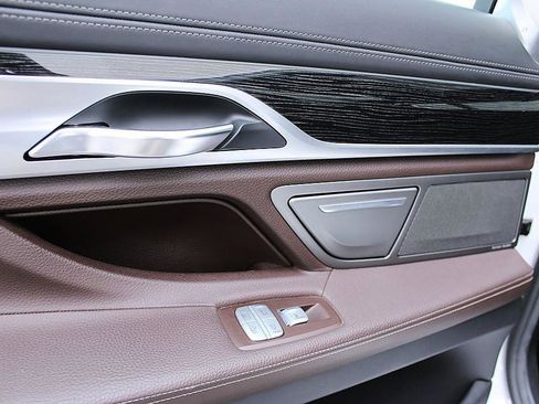 Used 2016 BMW 740i RWD image 15