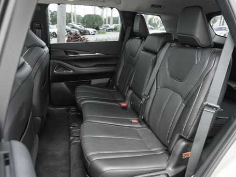 Used 2025 INFINITI QX60 Sensory w/ Vision Package AWD/4WD image 34