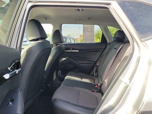 Used 2025 Kia Seltos S FWD image 11