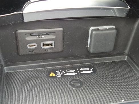 Used 2023 Buick Envision Avenir image 9