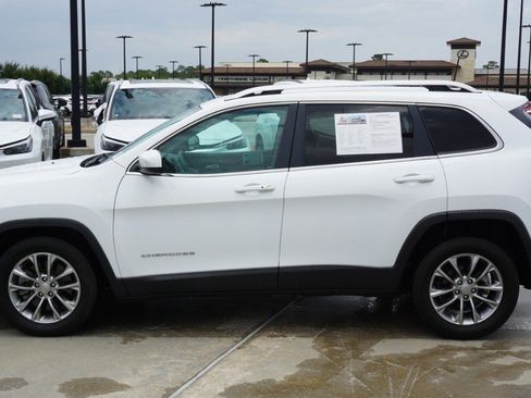 Used 2019 Jeep Cherokee Latitude Plus FWD image 5