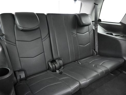 Used 2019 Cadillac Escalade Luxury AWD/4WD image 15