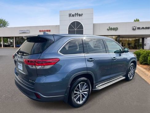 Used 2018 Toyota Highlander XLE AWD/4WD image 6