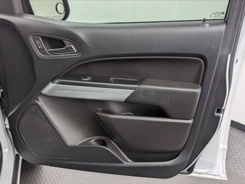 Used 2022 Chevrolet Colorado LT w/ Fleet Safety Package RWD image 17