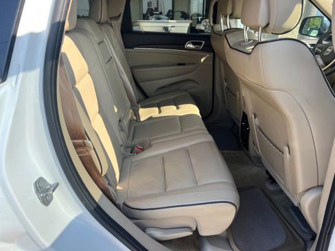Used 2016 Jeep Grand Cherokee Overland image 25