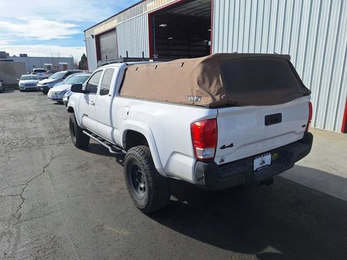 Used 2017 Toyota Tacoma SR5 w/ Tow Package image 6