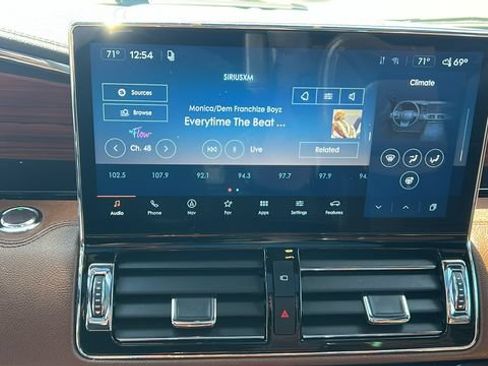 Used 2022 Lincoln Navigator L Reserve AWD/4WD image 23