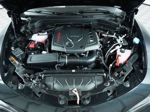 New 2025 Alfa Romeo Stelvio Sprint AWD/4WD image 36